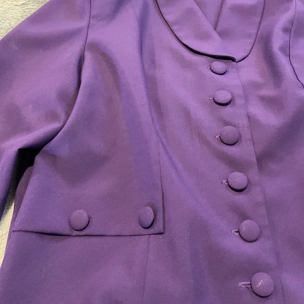 ALLISON Woods Two Piece Tailored Suit - Picture 5 of 7